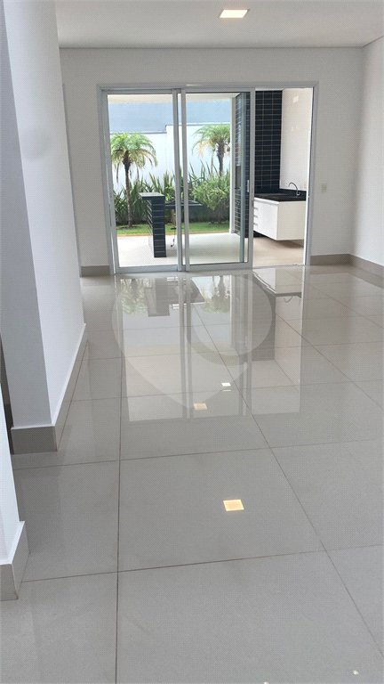 Casa à venda com 4 suítes no condomínio Chácara Ondina, Sorocaba - SP