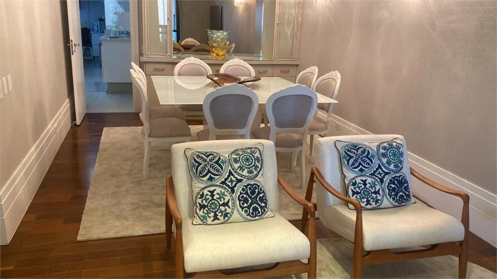 Apartamento à venda com 3 suítes em Jardim Morumbi, São Paulo, SP