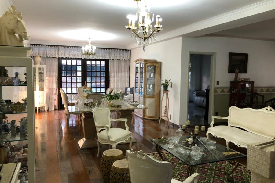Sobrado à venda com 5 quartos, sendo 3 suítes, em Tremembé, São Paulo, SP