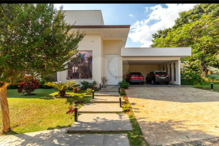 Casa à venda com 3 quartos, sendo 1 suíte, no condomínio Vale do Lago, Sorocaba - SP