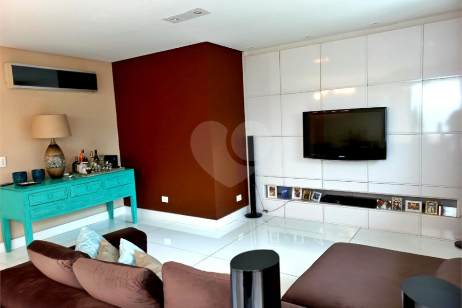 Casa à venda com 3 suítes no condomínio Maison Montparnasse, São Paulo - SP