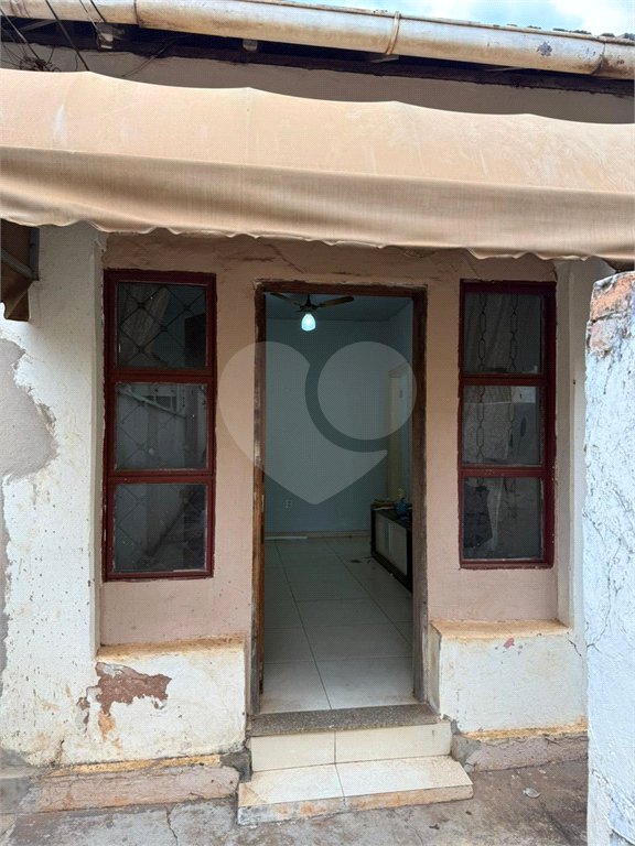 Casa à venda com 2 quartos no Centro, Araraquara, SP