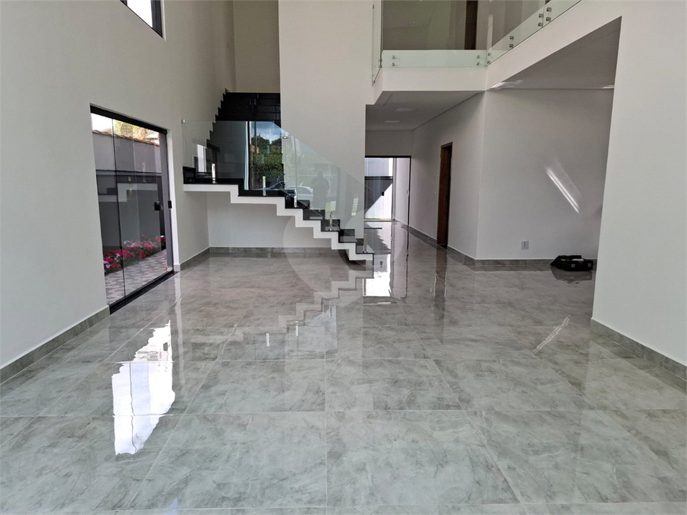 Casa à venda ou para alugar com 3 suítes no condomínio Residencial Veredas, Mogi das Cruzes - SP