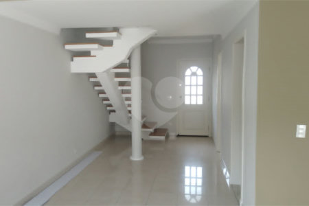 Casa à venda com 4 quartos, sendo 2 suítes, no condomínio Vila D'amalfi, Sorocaba - SP