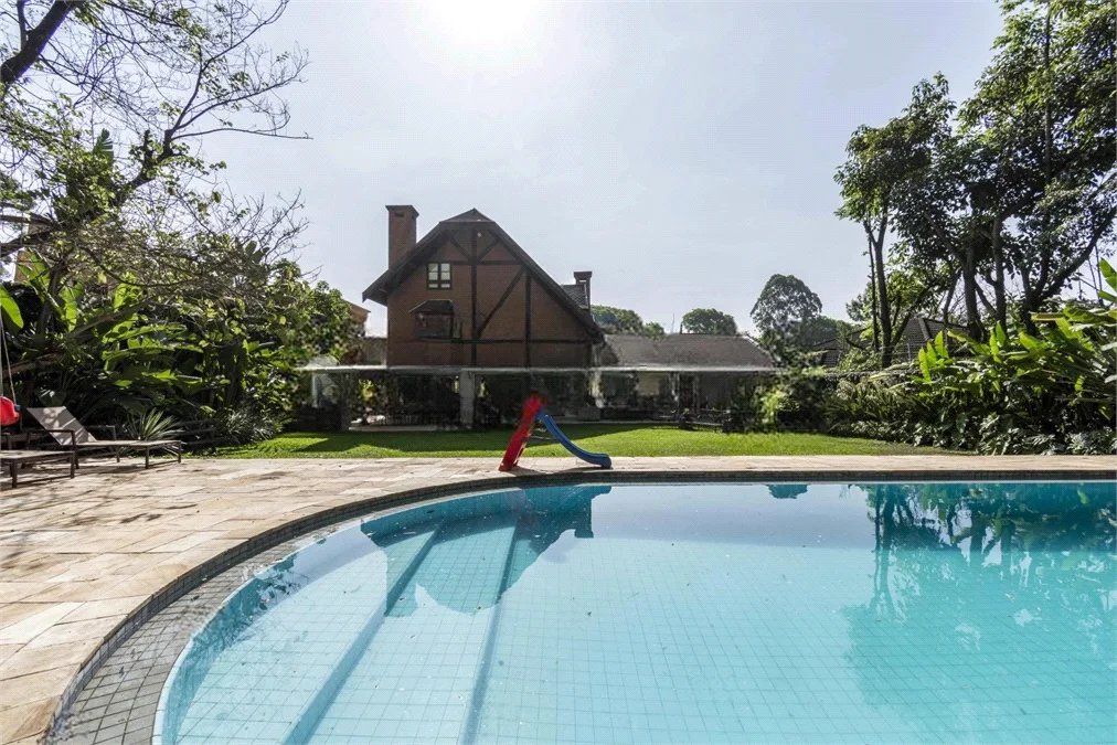 Casa de Vila à venda com 5 quartos, sendo 4 suítes, em Jardim Morumbi, São Paulo, SP