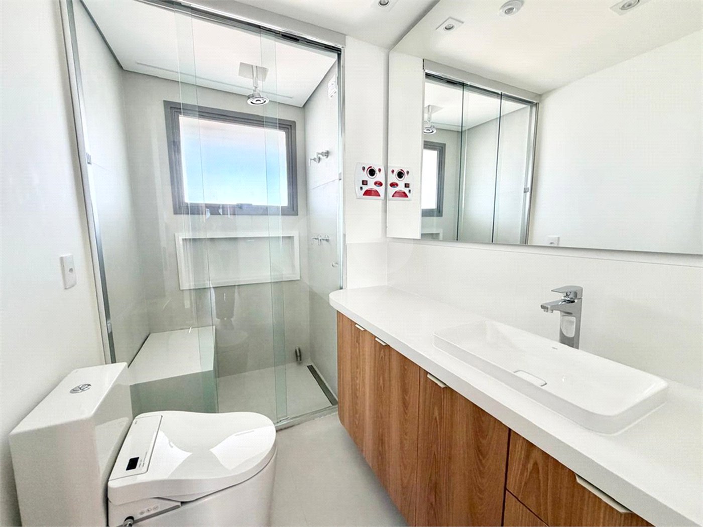 Apartamento à venda com 3 suítes em Campo Belo, São Paulo, SP