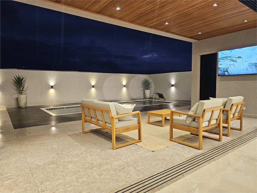 Casa à venda com 4 suítes no condomínio Villas do Jaguari, Santana de Parnaíba - SP