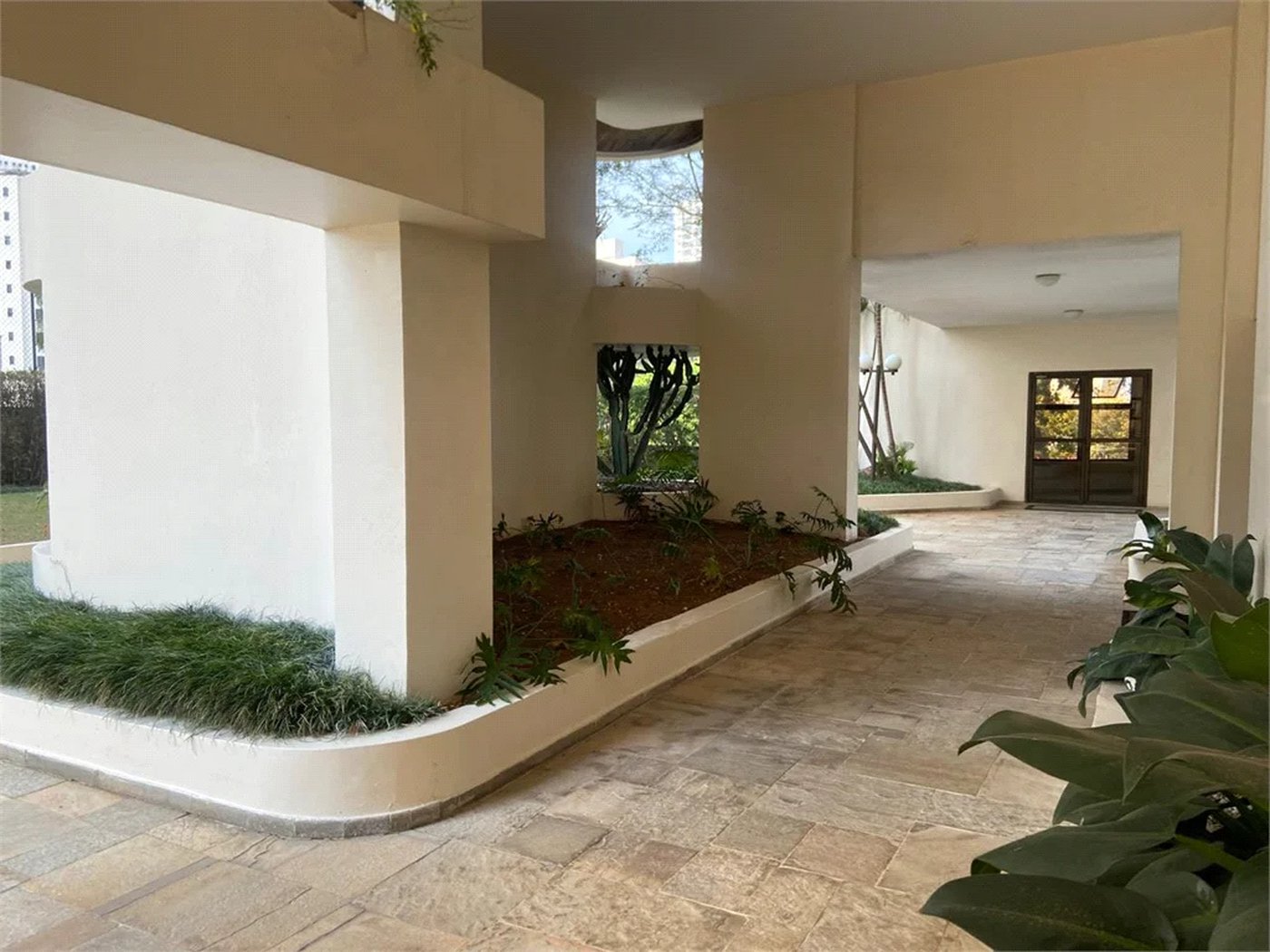 Apartamento à venda com 4 quartos, sendo 2 suítes,  em Vila Andrade, São Paulo, SP