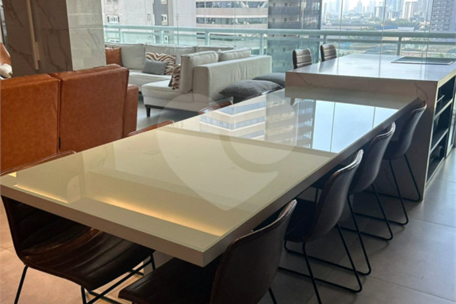 Apartamento à venda com 3 suítes em Barra Funda, São Paulo, SP