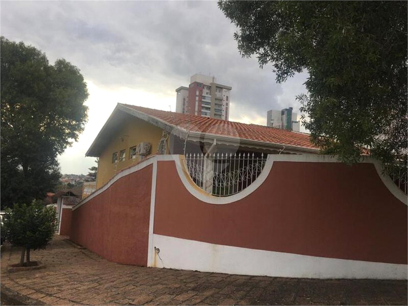 Casa à venda com 5 quartos, sendo 3 suítes, em Vila Almeida, Indaiatuba, SP