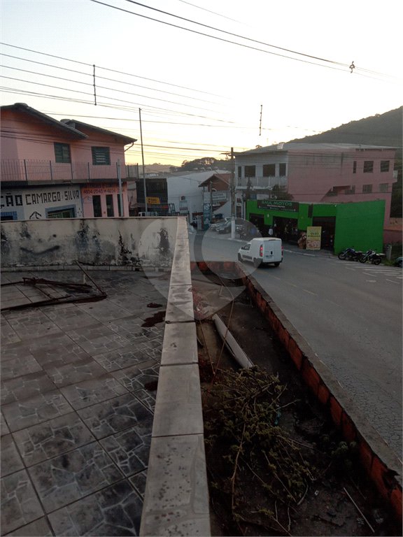 Casa à venda ou para alugar com 2 quartos no Centro, Mairiporã, SP