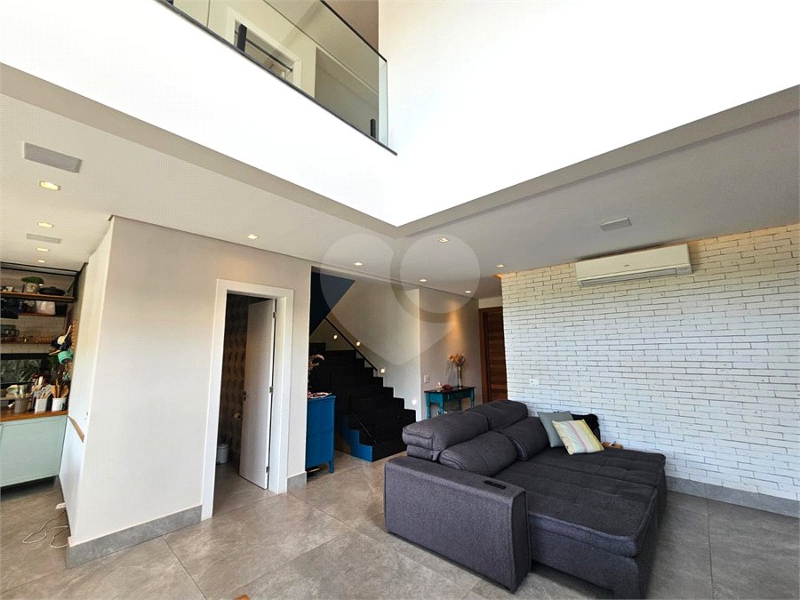 Casa à venda com 4 suítes no condomínio Residencial Itahyê, Santana de Parnaíba - SP