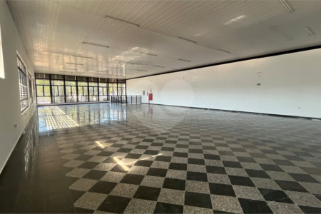 Salão Comercial para alugar em Vila Thais, Atibaia, SP
