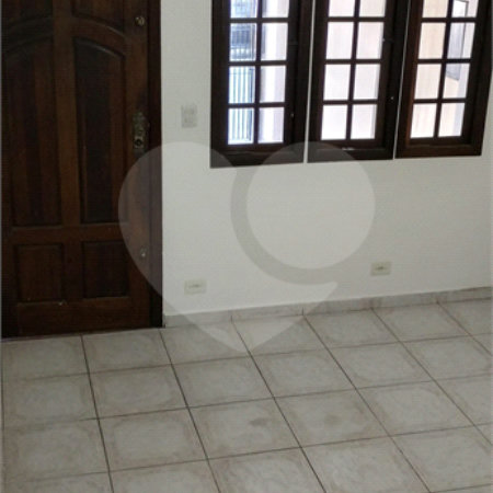 Sobrado à venda com 4 quartos, sendo 1 suíte, em Vila Nivi, São Paulo, SP