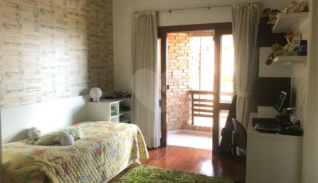 Casa à venda com 4 quartos, sendo 3 suítes,  no condomínio Alpes da Cantareira, Mairiporã - SP