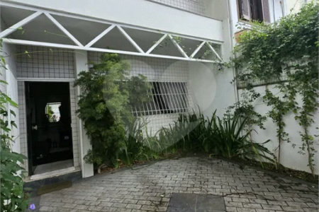 Sobrado à venda com 3 quartos, sendo 1 suíte, em Chácara Santo Antônio, São Paulo, SP