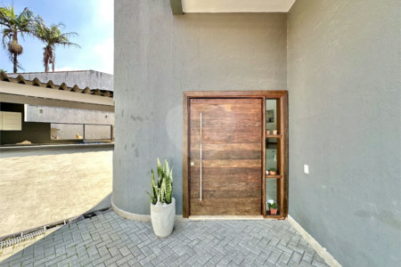 Casa à venda com 4 quartos, sendo 2 suítes,  no condomínio Granja Vianna II, Cotia - SP
