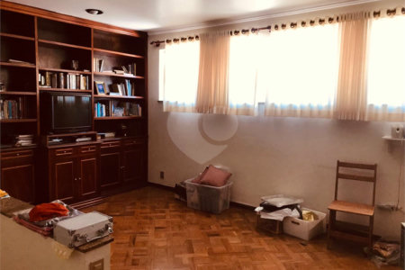 Casa à venda com 4 quartos, sendo 2 suítes, em Jardim das Vertentes, São Paulo, SP