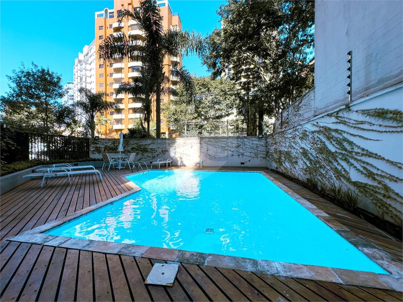 Cobertura à venda com 3 quartos, sendo 1 suíte, em Vila Andrade, São Paulo, SP