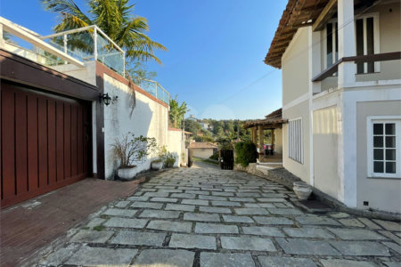 Casa em condomínio à venda com 4 suítes em Albatroz, Armação dos Búzios, RJ