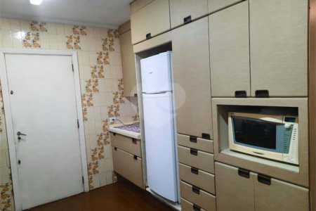 Sobrado à venda com 5 quartos, sendo 3 suítes, em Jardim Marajoara, São Paulo, SP