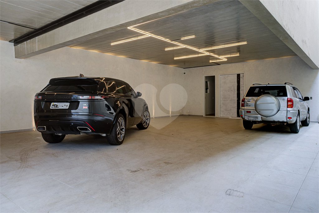 Casa à venda com 5 suítes em Jardim Cordeiro, São Paulo, SP
