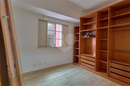 Sobrado à venda com 3 quartos, sendo 1 suíte, em Jardim Prudência, São Paulo, SP