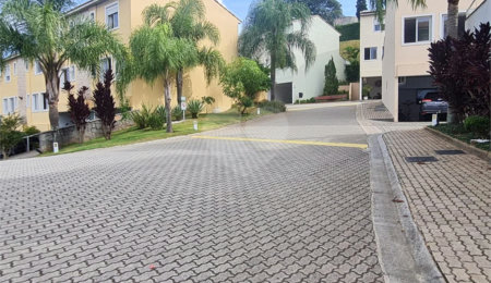 Casa à venda com 3 quartos, sendo 1 suíte,  no condomínio Jardim Itatinga II, São Paulo - SP