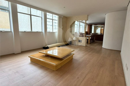 Apartamento à venda com 3 quartos, sendo 1 suíte, em Santa Cecília, São Paulo, SP