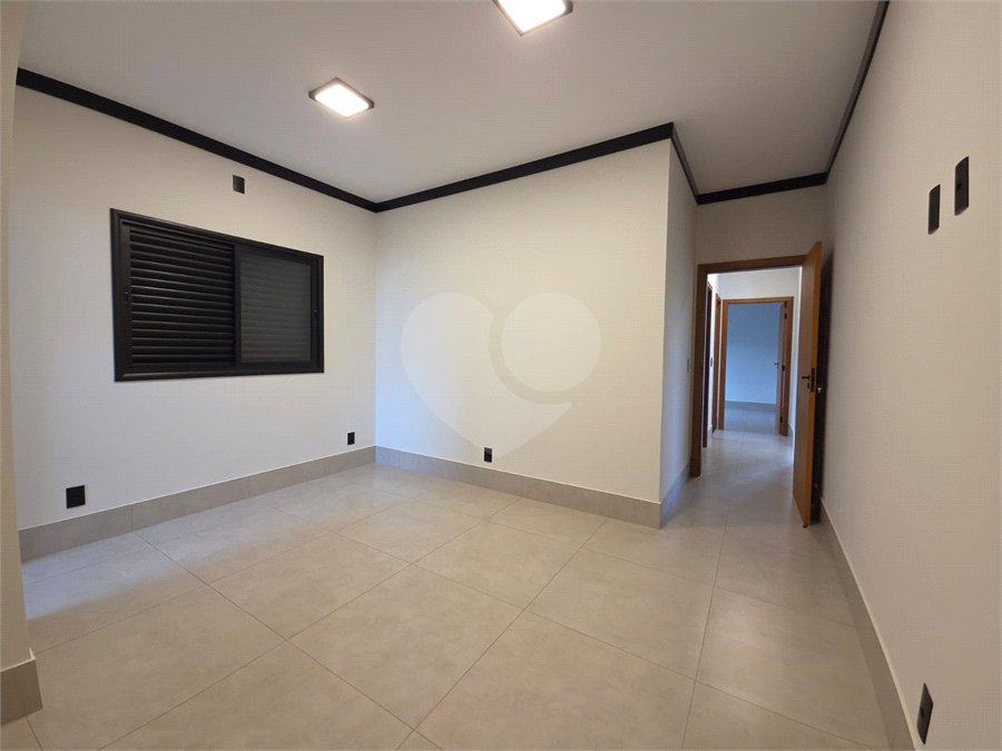 Casa à venda com 3 quartos, sendo 1 suíte, no condomínio Cerejeiras, Araçoiaba da Serra - SP
