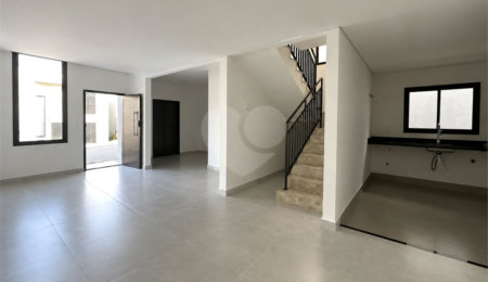 Casa à venda com 3 suítes no condomínio Villaggio Maranello, Vinhedo - SP