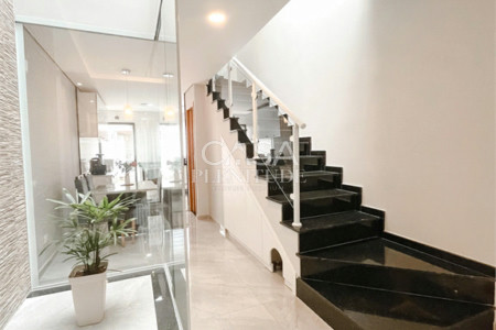 Sobrado à venda com 3 quartos, sendo 1 suíte, em Vila Arriete, São Paulo, SP