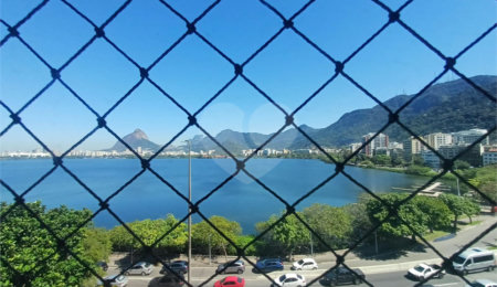 Apartamento à venda com 3 quartos, sendo 1 suíte,  em Lagoa, Rio de Janeiro, RJ
