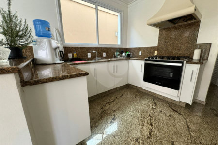 Casa à venda com 4 quartos, sendo 3 suítes,  no condomínio Village Vert, Sorocaba - SP