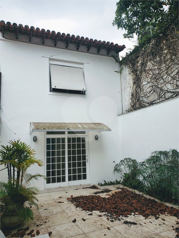 Sobrado à venda com 4 quartos, sendo 2 suítes, em Brooklin Velho, São Paulo, SP