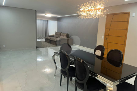 Apartamento com 240m², 4 Suítes e 4 Vagas no Condomínio Violet.