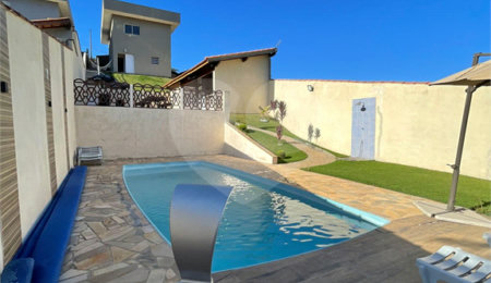 Casa à venda com 3 quartos, sendo 2 suítes,  em Loteamento Pedra Bela, Atibaia, SP