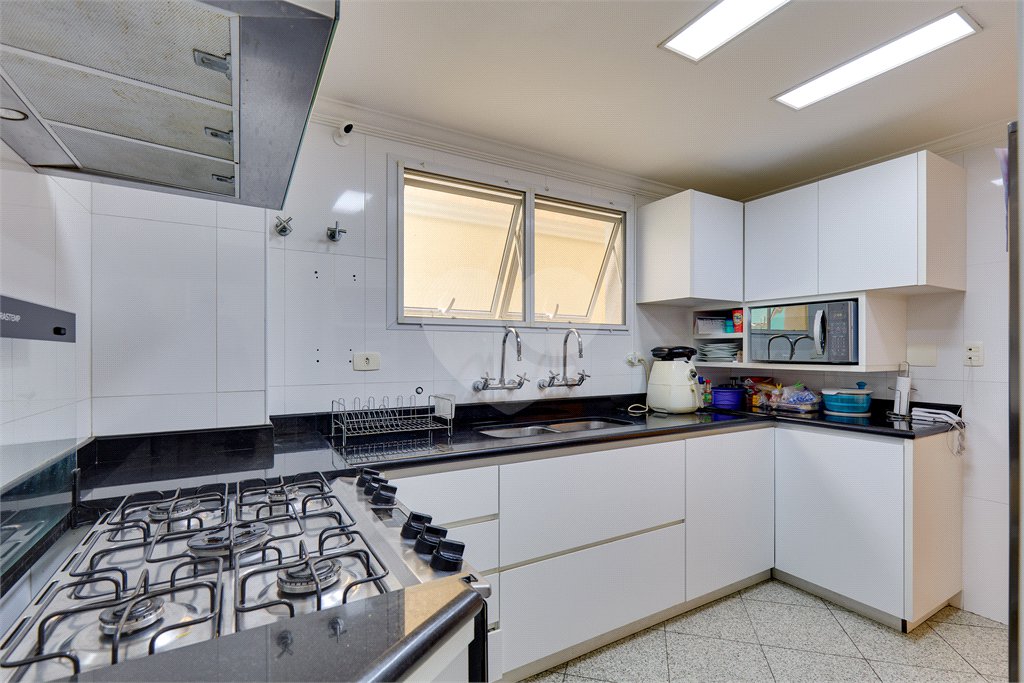 Casa à venda com 4 suítes no condomínio Ville Bosqueé, São Paulo - SP