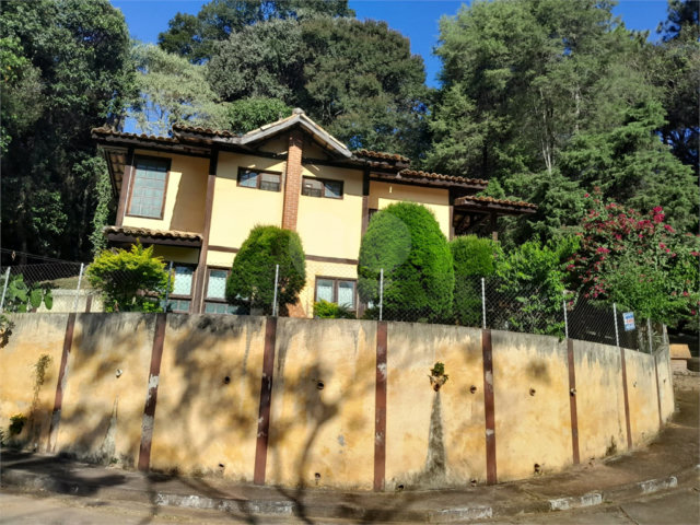 Casa à venda com 3 quartos, sendo 1 suíte,  no condomínio Sausalito, Mairiporã - SP