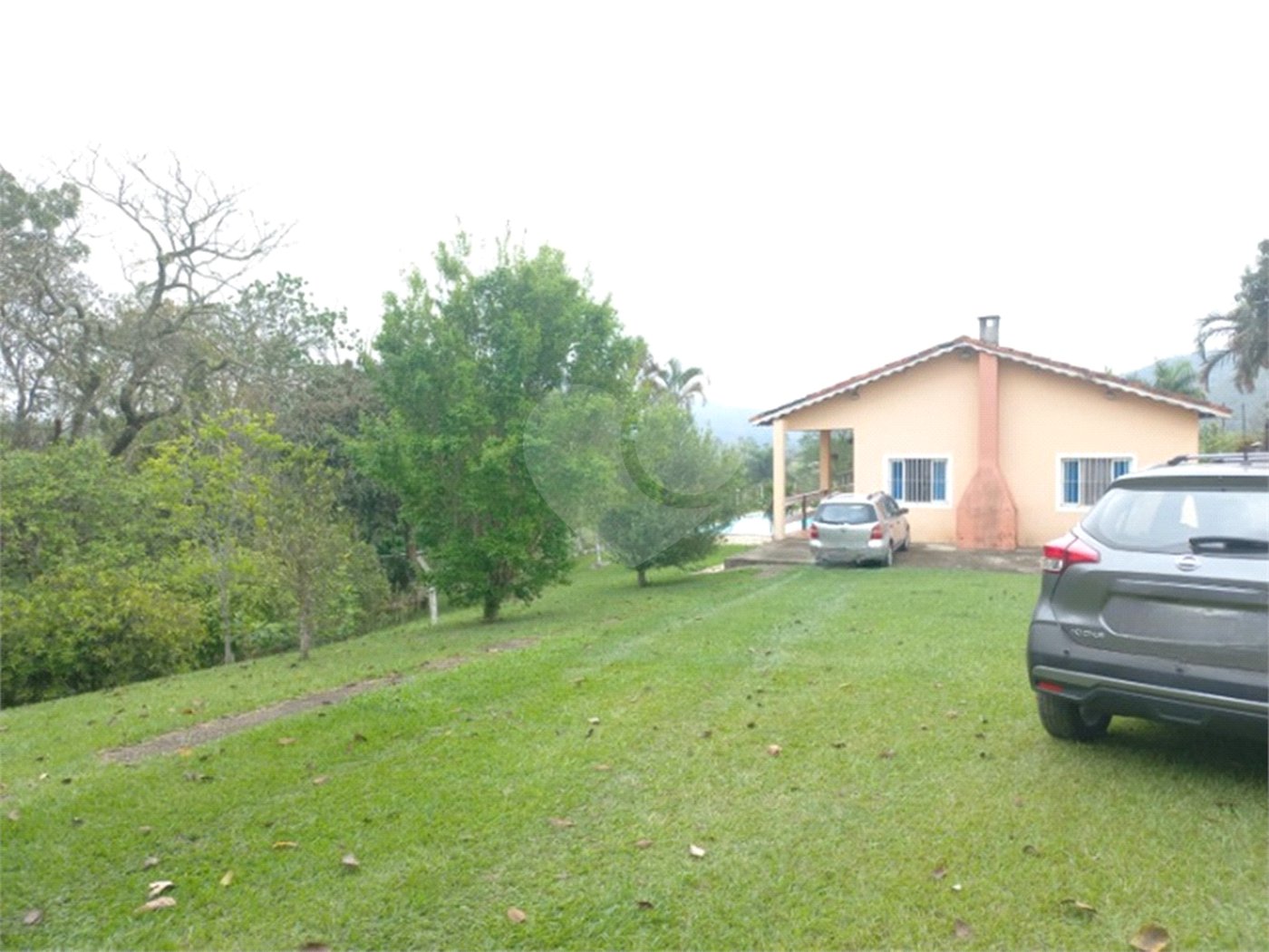 Casa à venda com 4 quartos, sendo 2 suítes, no condomínio Residencial Ypeville, Mairiporã - SP