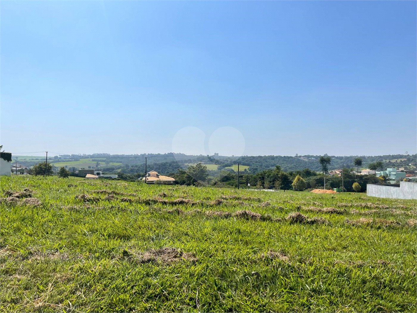 Terreno à venda no condomínio Residencial Village Saint Charbel, Araçoiaba da Serra - SP