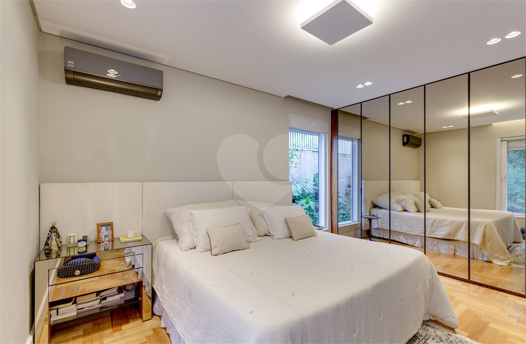 Casa Térrea à venda ou para alugar com 4 suítes em Alto da Boa Vista, São Paulo, SP