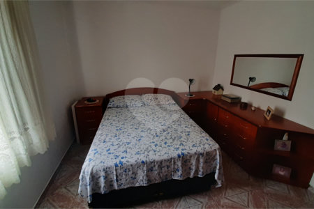 Sobrado à venda com 4 quartos, sendo 1 suíte, em Parada Inglesa, São Paulo, SP