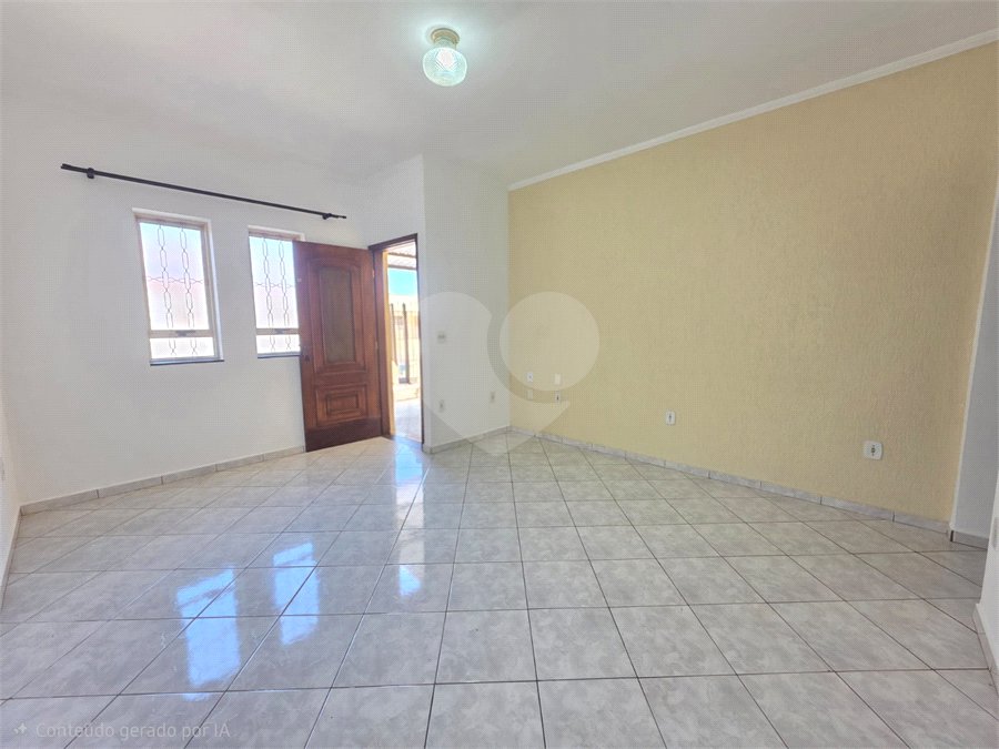 Casa à venda com 3 quartos, sendo 2 suítes, em Jardim Santo Antônio, Valinhos, SP