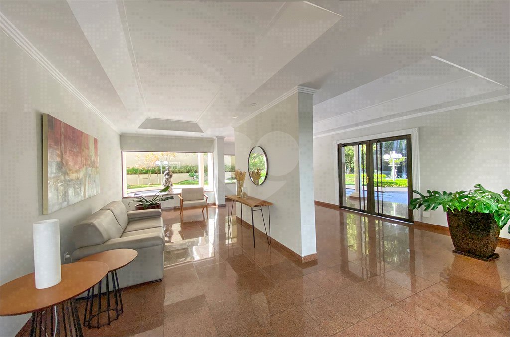 Apartamento à venda com 3 suítes em Vila Suzana, São Paulo, SP