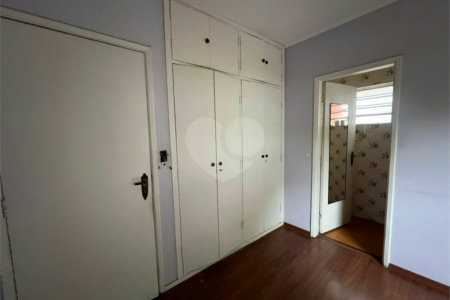 Casa à venda com 4 quartos, sendo 1 suíte, em Vila Mascote, São Paulo, SP