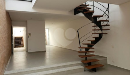 Casa à venda com 3 suítes em Santana, São Paulo, SP