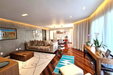 Apartamento à venda com 4 quartos, sendo 2 suítes, em Alto da Boa Vista, São Paulo, SP