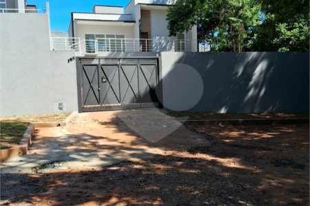 Casa Térrea à venda com 3 quartos, sendo 1 suíte, em Parque Rizzo, Cotia, SP