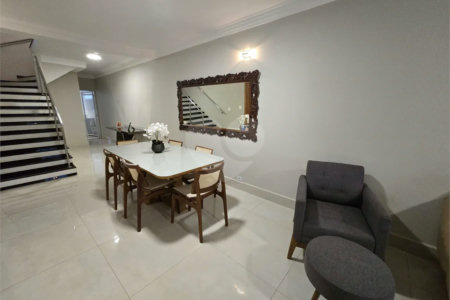 Casa à venda com 3 quartos, sendo 1 suíte, em Santa Teresinha, São Paulo, SP